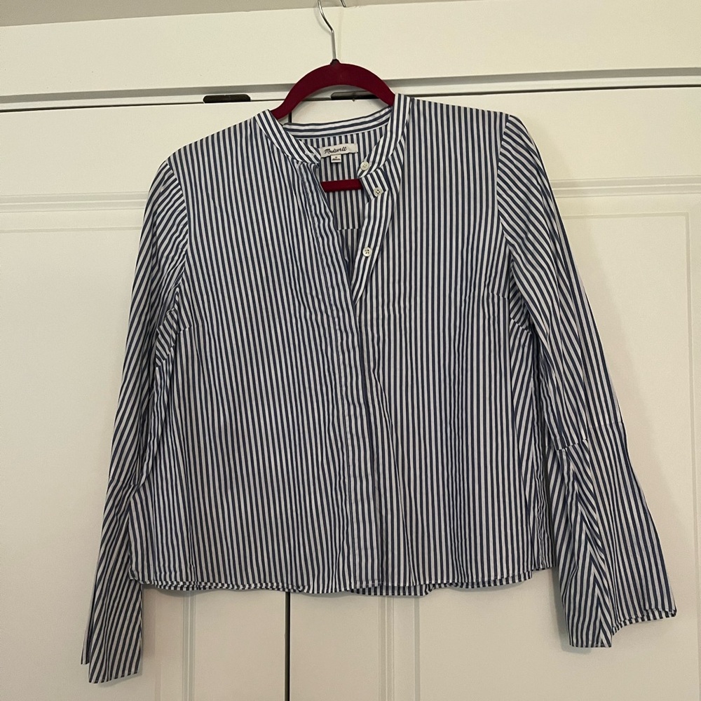 Madewell - Cropped button down. EUC. Size M.